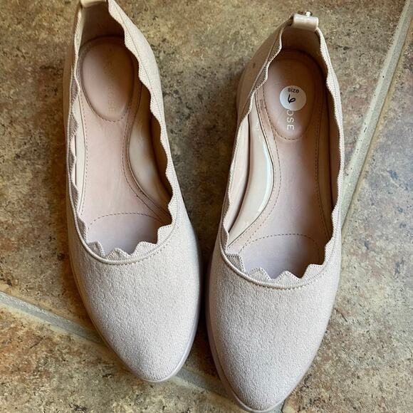 Taryn Rose "Dasha" ballet nude flats sz 6 Excllnt - Picture 1 of 12